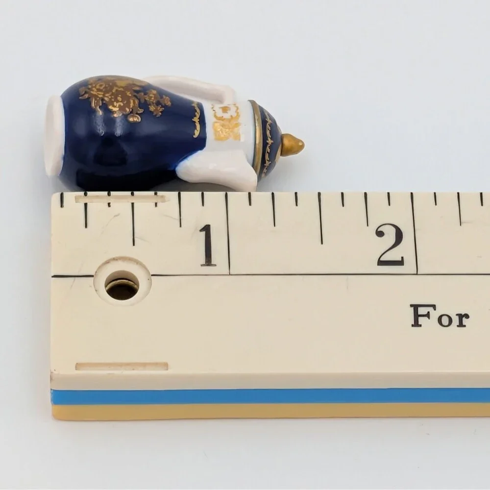 Zuru Mini Brands Netflix Bridgerton Teapot Blue Gold Miniature 1.5